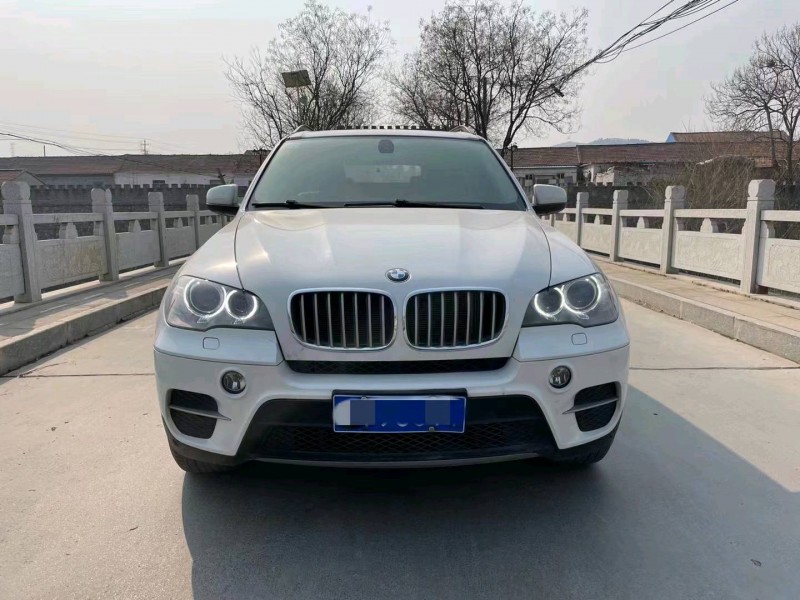 东营13年宝马X59