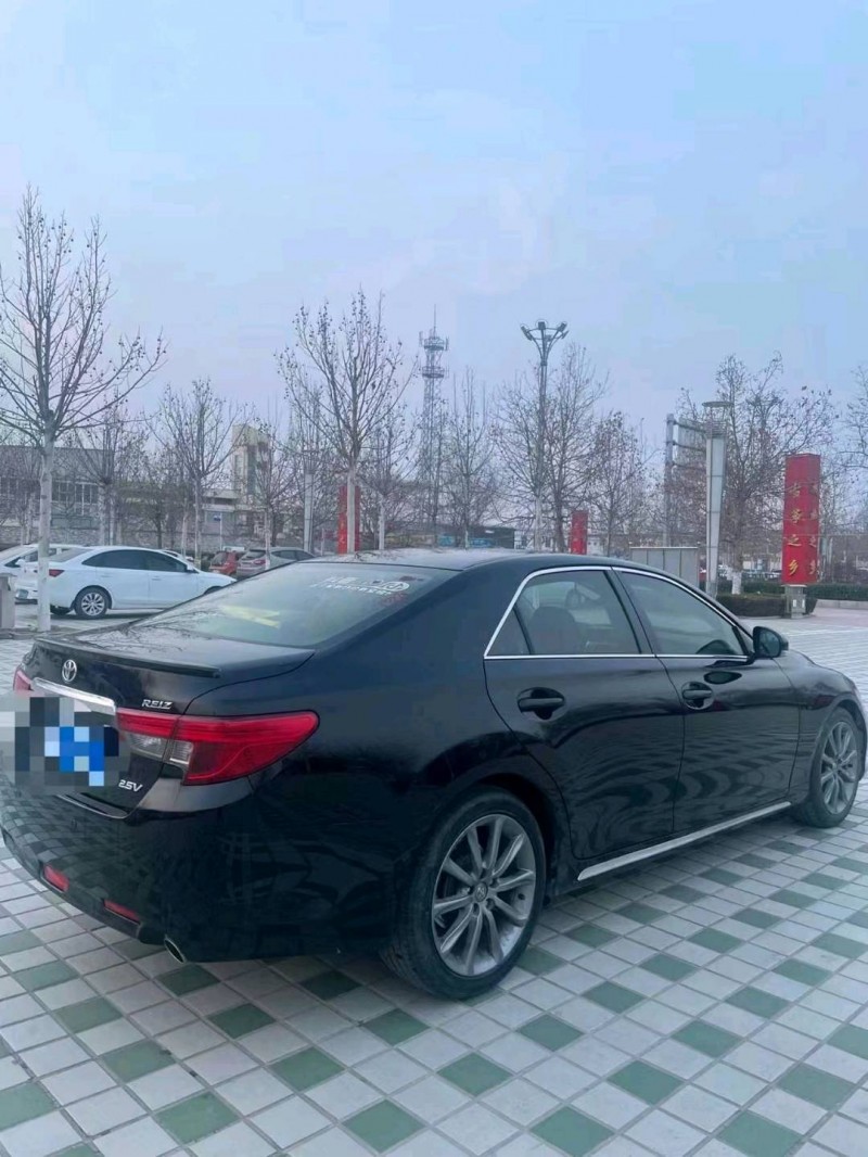 北京16年丰田锐志7
