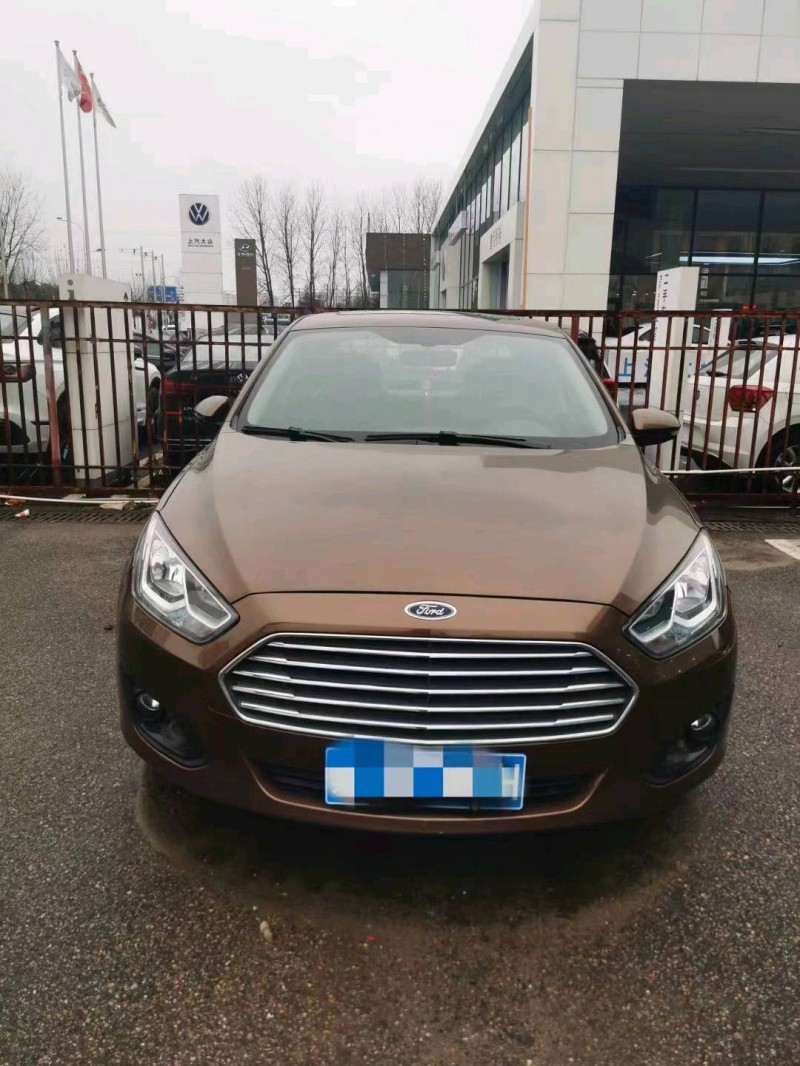 常州18年福特福睿斯1