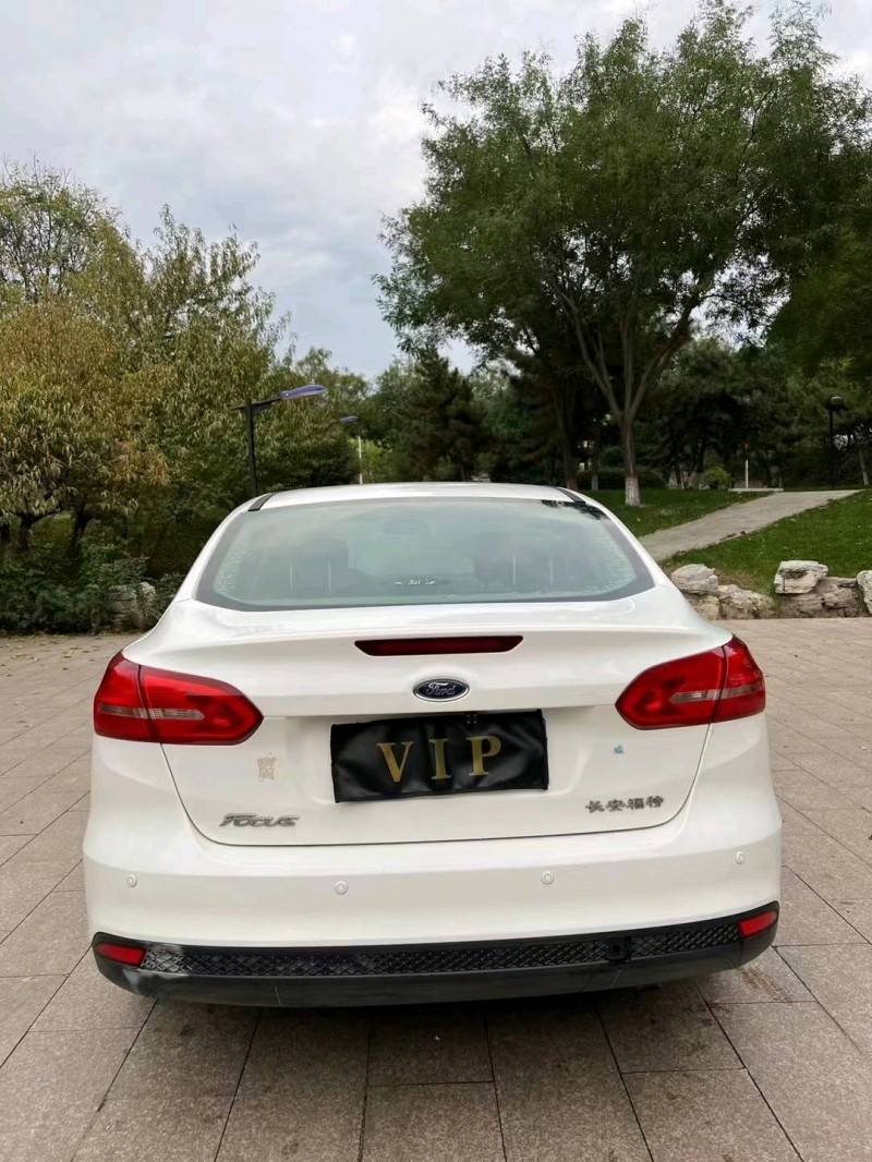 邢台16年福特福克斯9