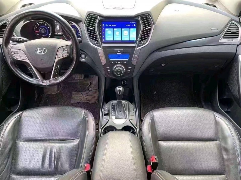 济宁13年现代全新胜达5