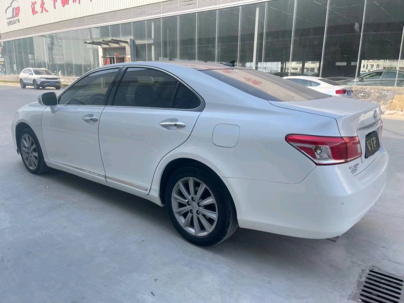 济宁12年雷克萨斯ES2