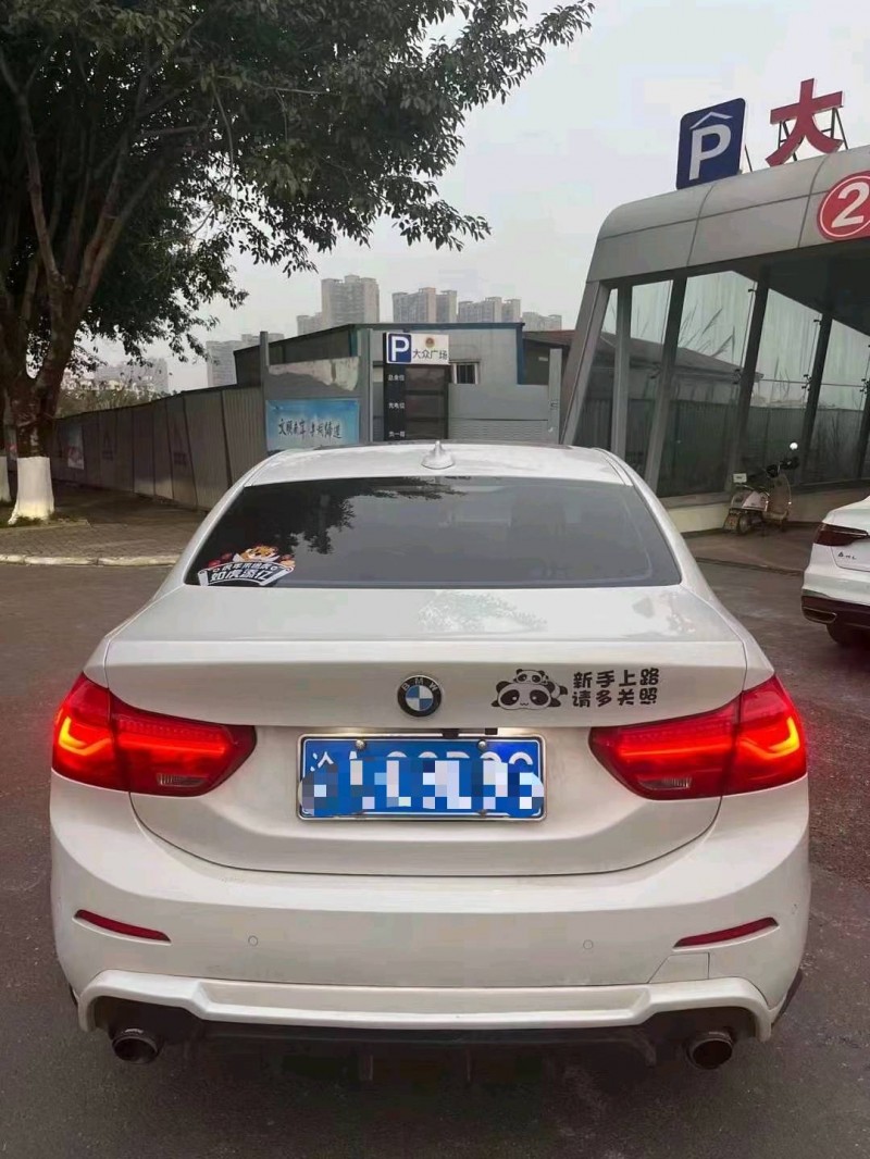 重庆18年宝马1系4