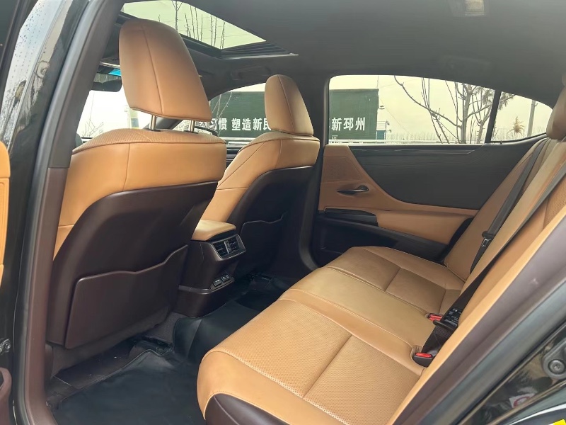 徐州19年雷克萨斯ES1