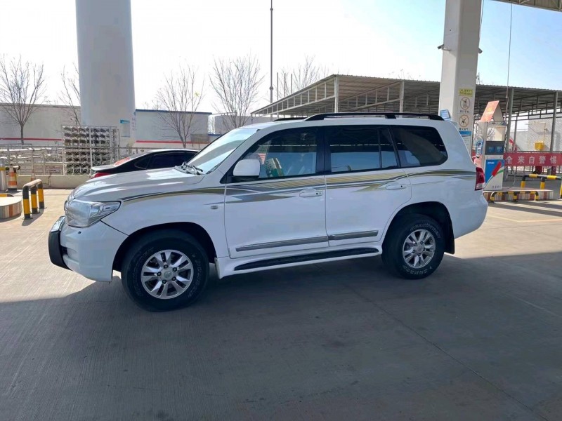 邯郸10年丰田兰德酷路泽3