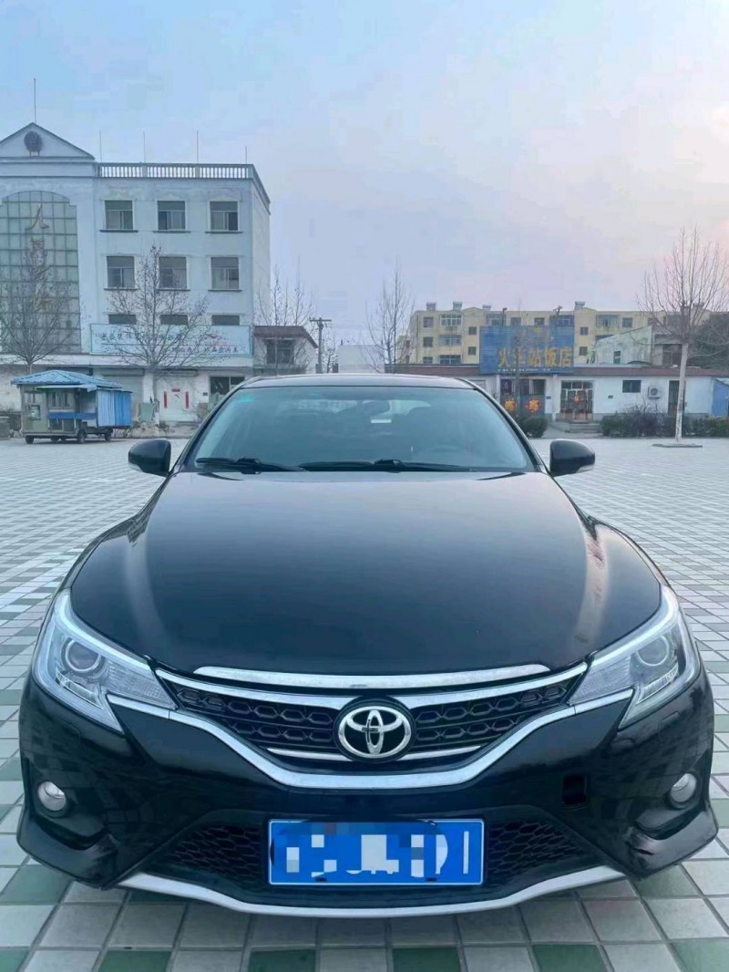 北京16年丰田锐志9