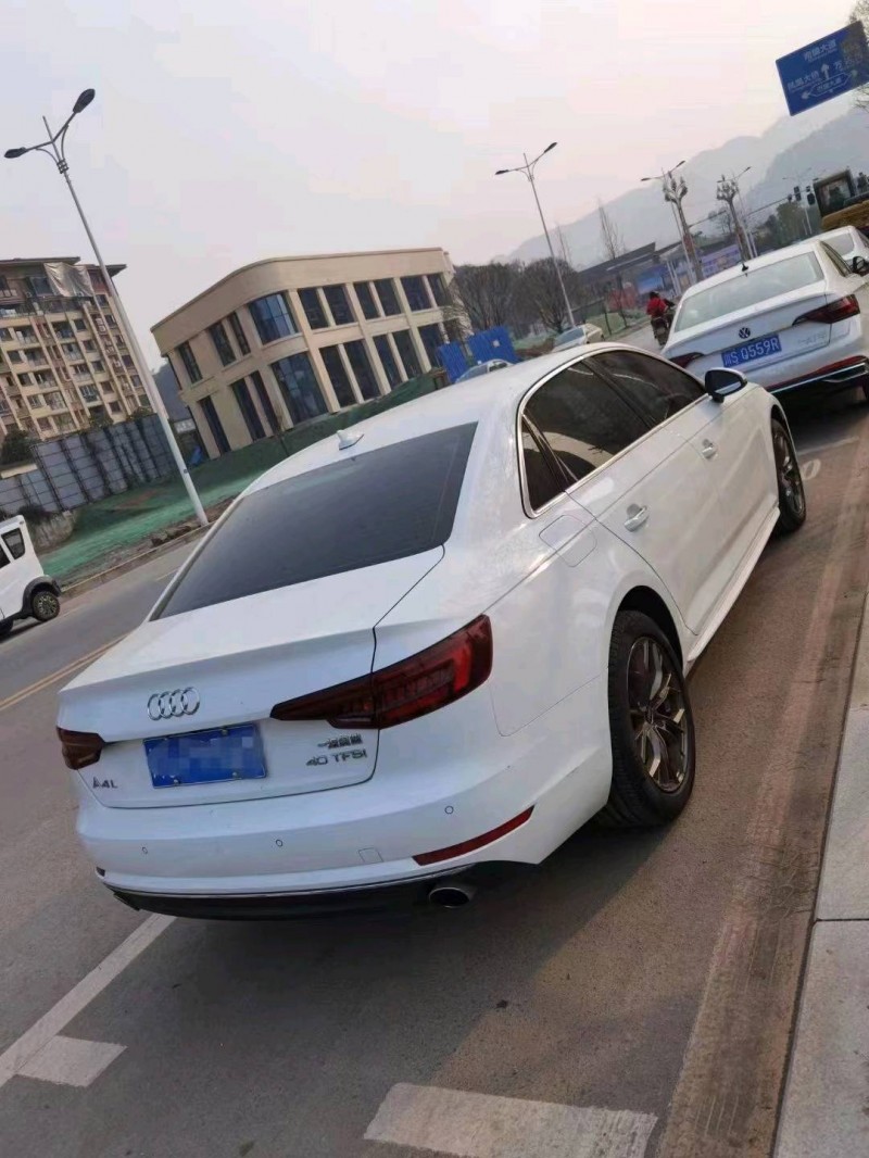 成都18年奥迪A4L4