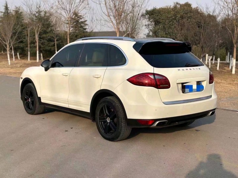 邯郸11年保时捷卡宴1