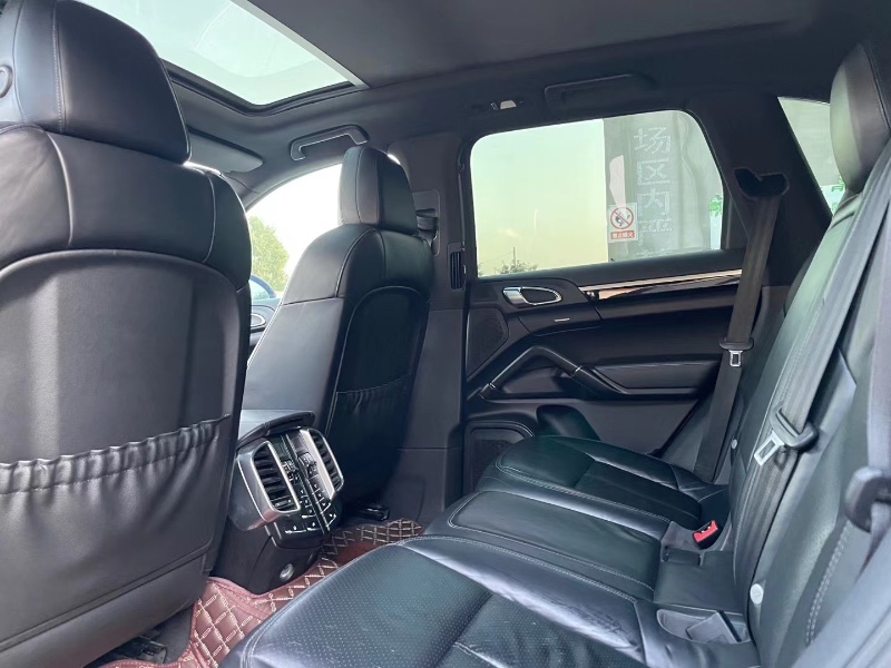 潍坊12年保时捷卡宴6