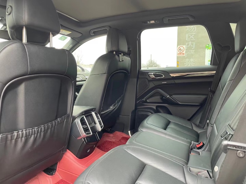 潍坊16年保时捷卡宴7