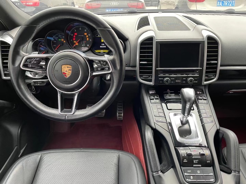 潍坊16年保时捷卡宴6