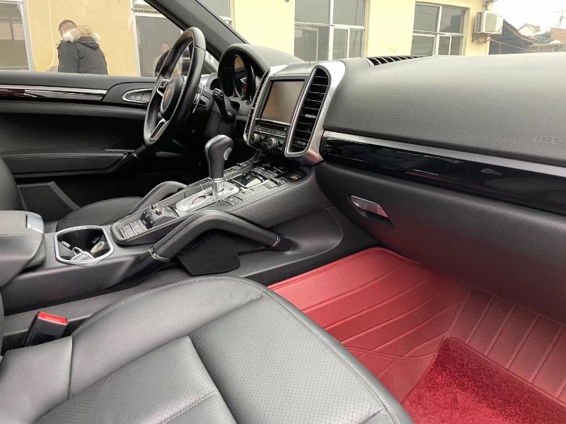 潍坊16年保时捷卡宴9