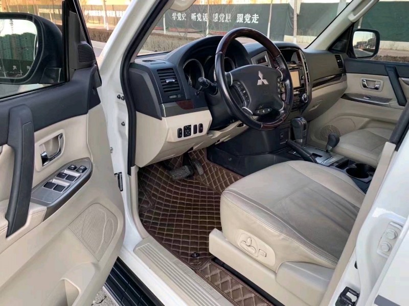 邯郸19年三菱帕杰罗4
