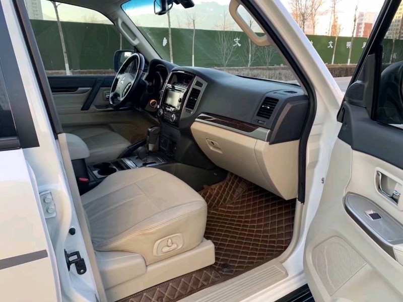 邯郸19年三菱帕杰罗7