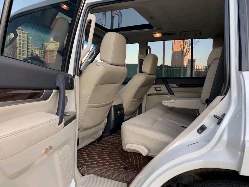 邯郸19年三菱帕杰罗9