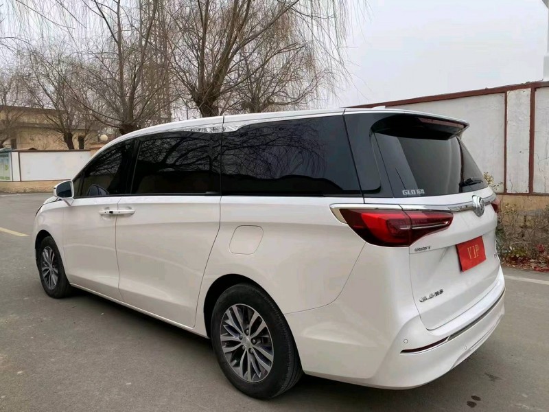 青岛21年别克GL83