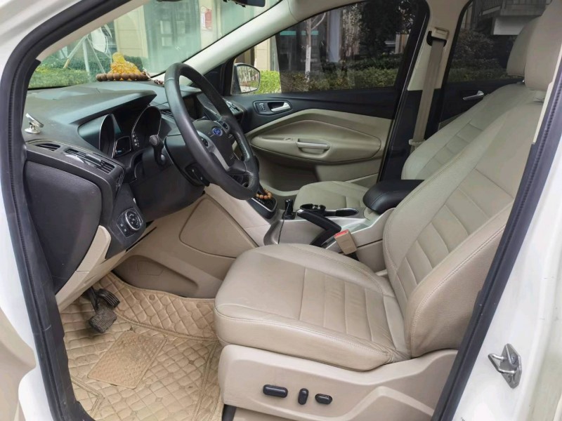 苏州14年福特翼虎5