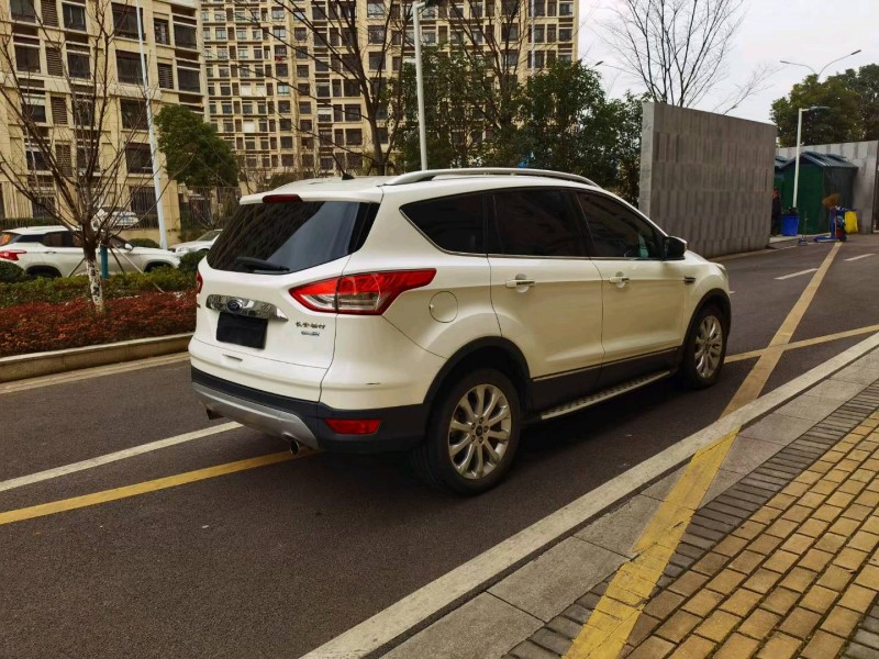 苏州14年福特翼虎7