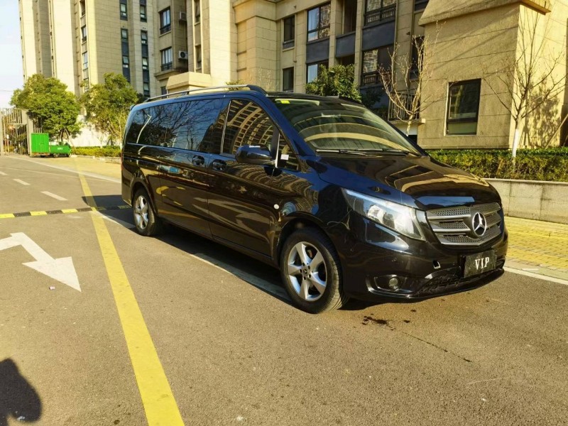 苏州19年奔驰威霆2