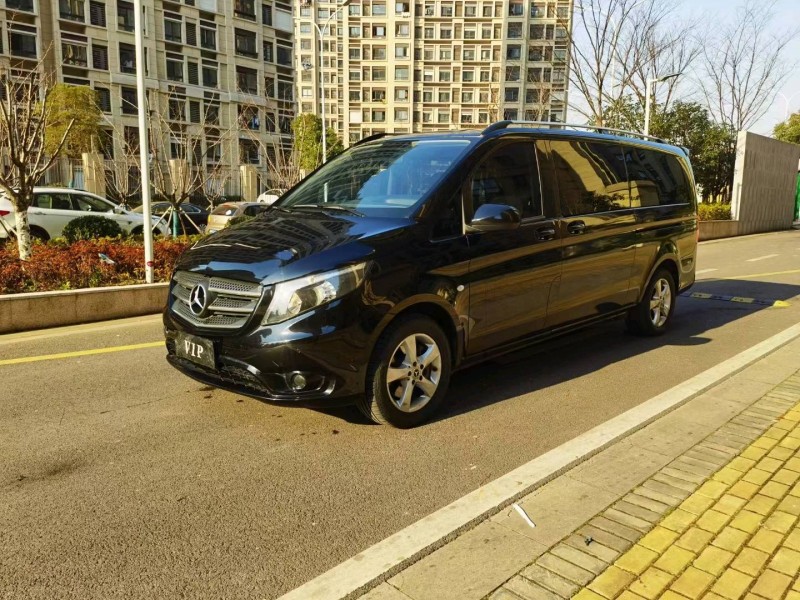 苏州19年奔驰威霆3