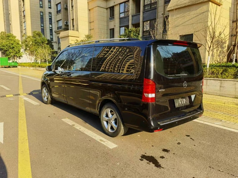 苏州19年奔驰威霆7