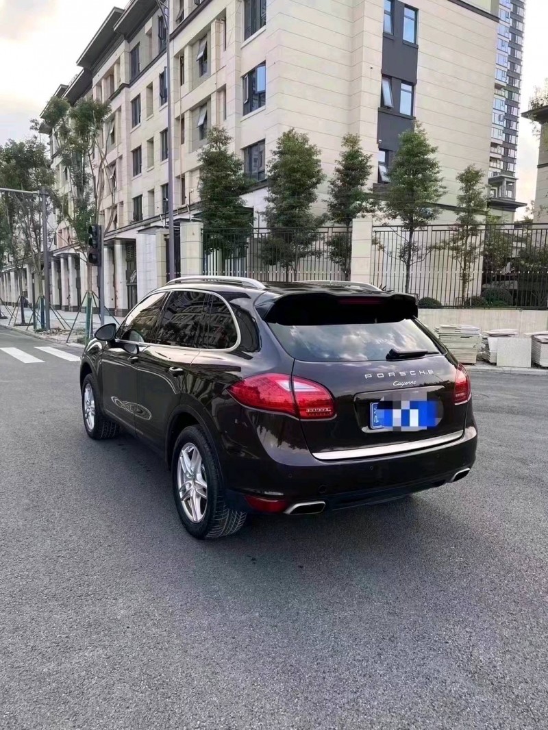 嘉兴13年保时捷卡宴3