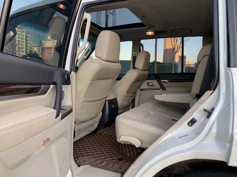 邯郸19年三菱帕杰罗1