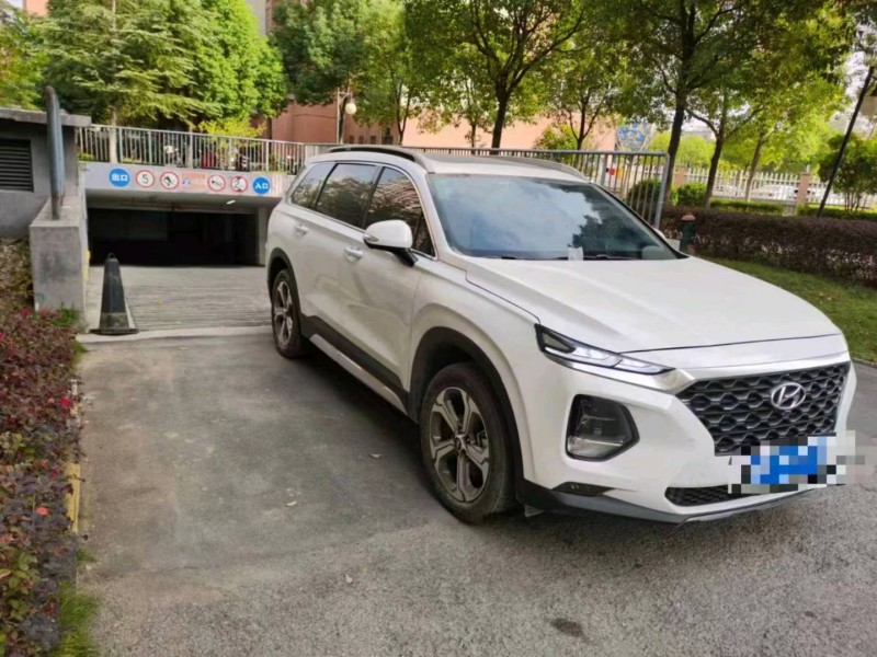 淮南19年现代新胜达9