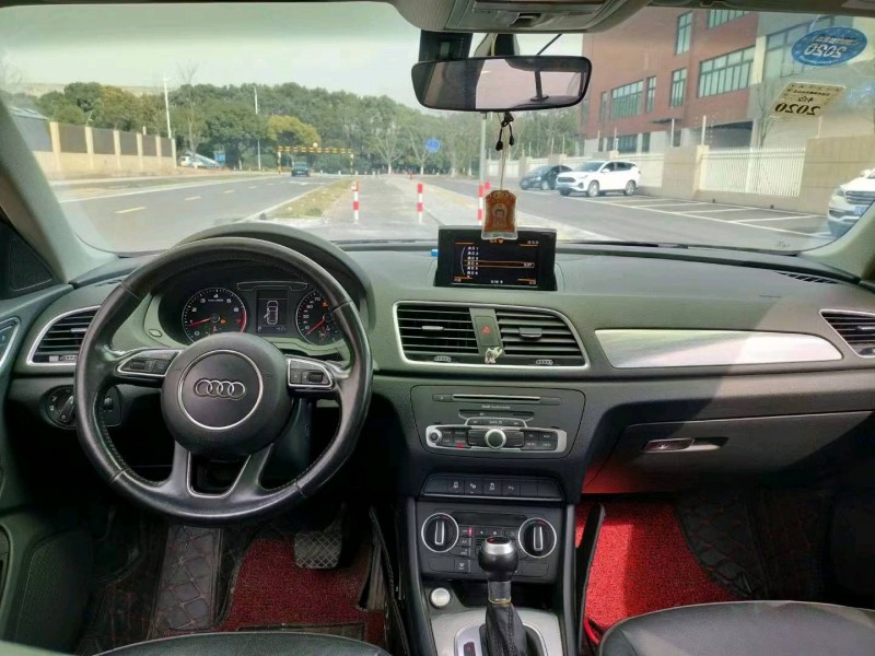 济南16年奥迪Q36