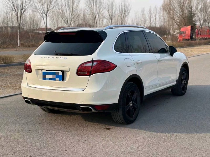 济宁11年保时捷卡宴2