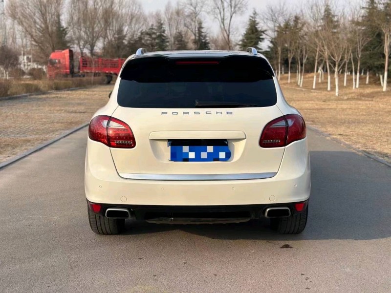 济宁11年保时捷卡宴1