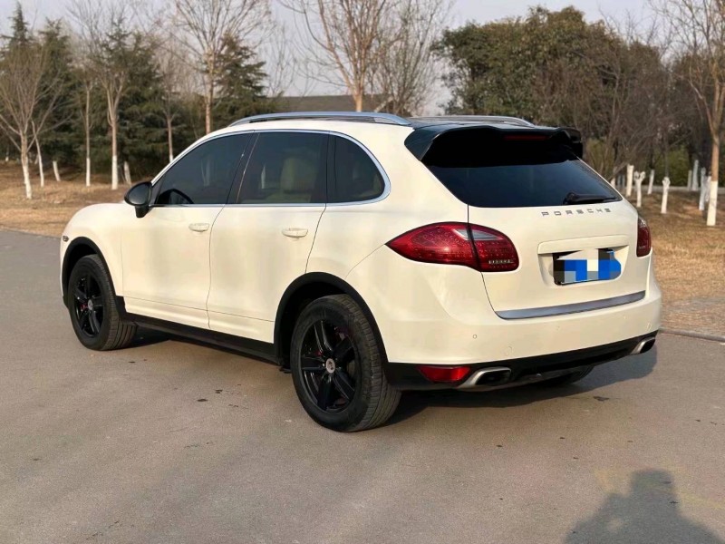 济宁11年保时捷卡宴9