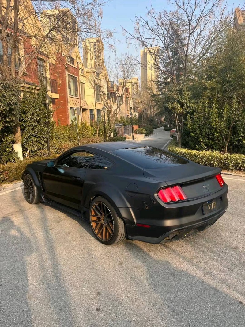 青岛15年福特野马7