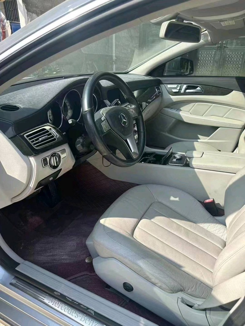 梧州12年奔驰CLS6