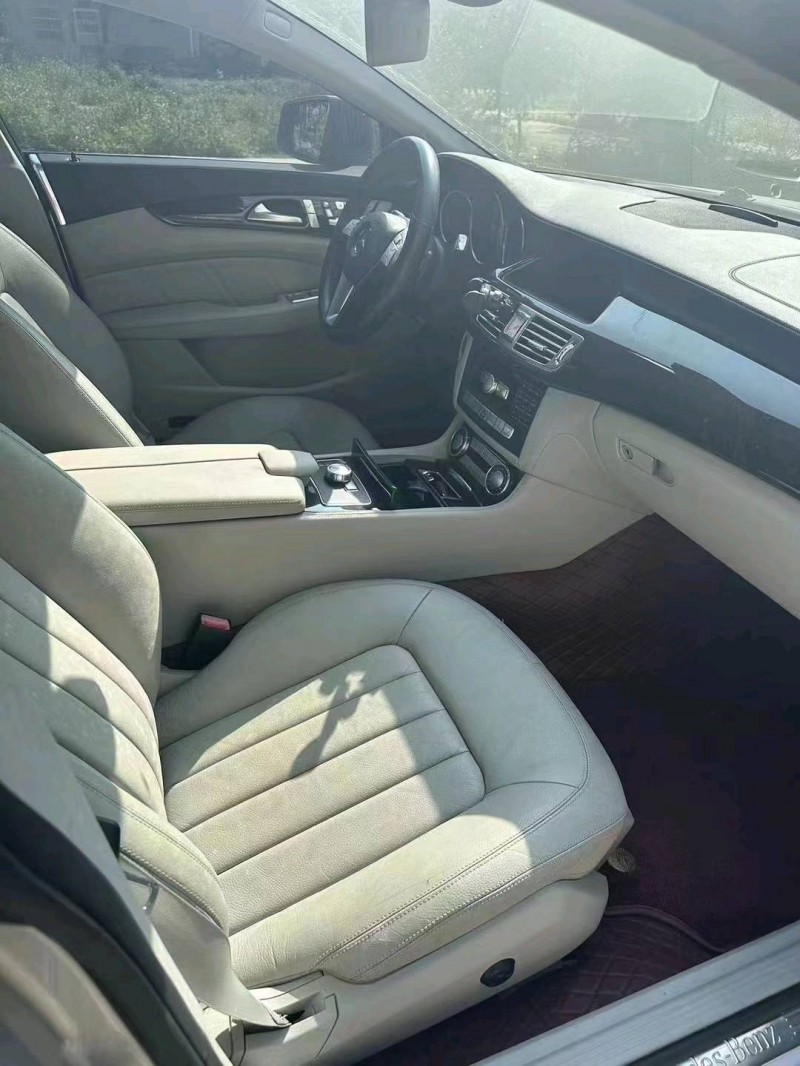 梧州12年奔驰CLS7