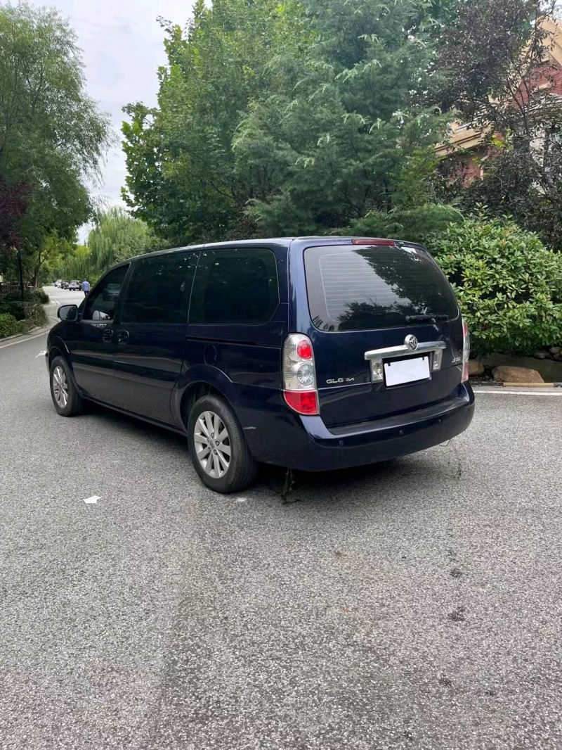 青岛17年别克GL88