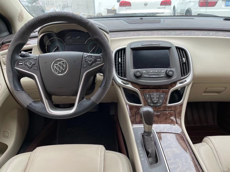 潍坊13年别克君越8