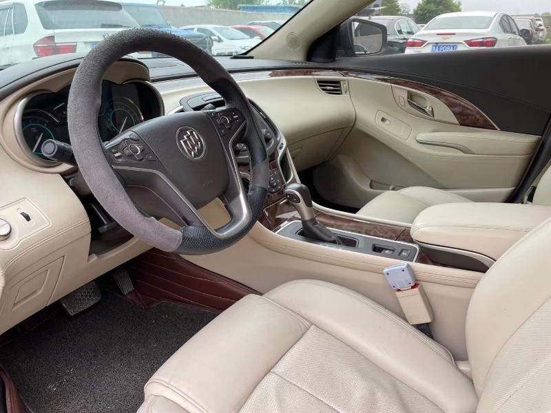 潍坊13年别克君越9