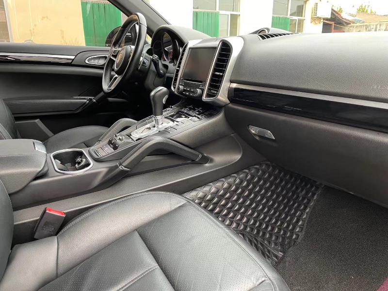 潍坊17年保时捷卡宴9