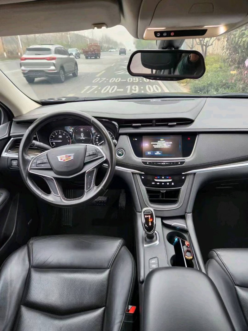 宜昌17年凯迪拉克XT56