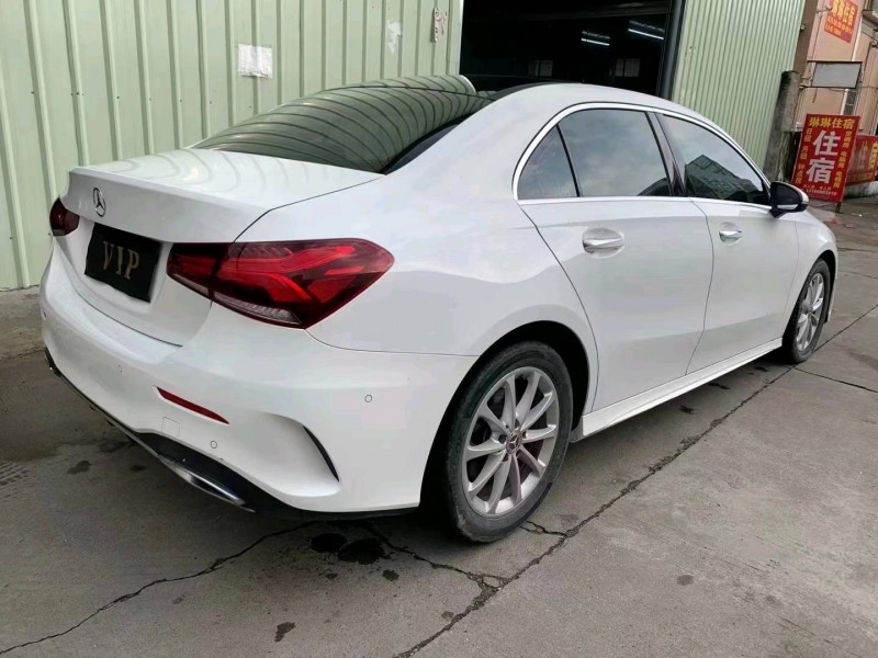 中山19年奔驰A4