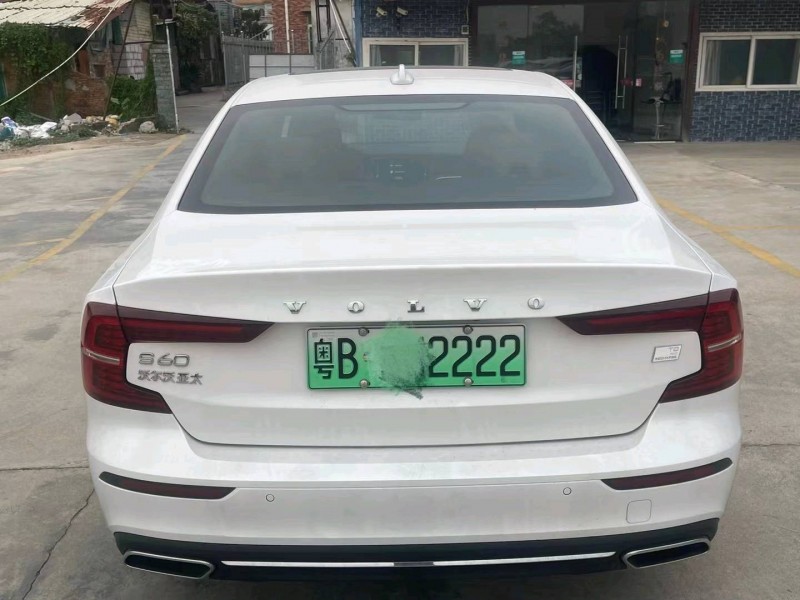 中山21年沃尔沃S60L4