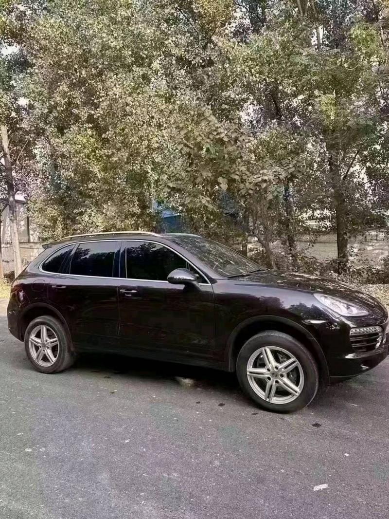 北京14年保时捷卡宴2