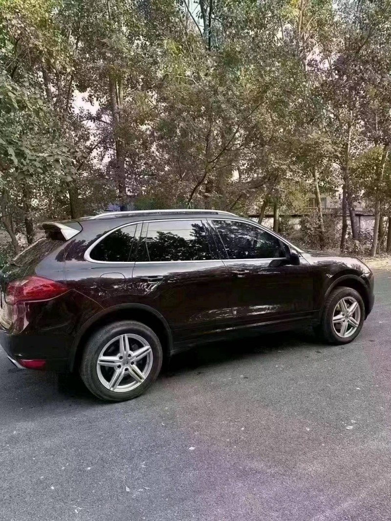 北京14年保时捷卡宴7