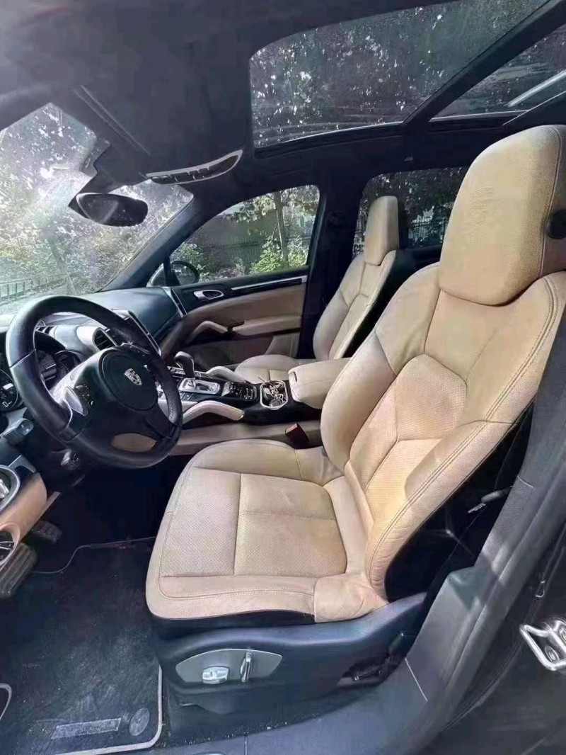 北京14年保时捷卡宴6