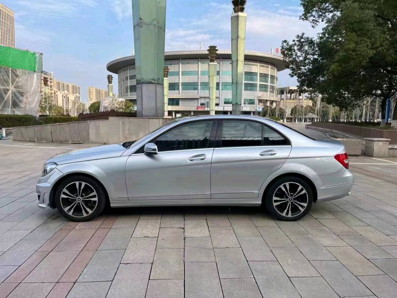 嘉兴13年奔驰C2