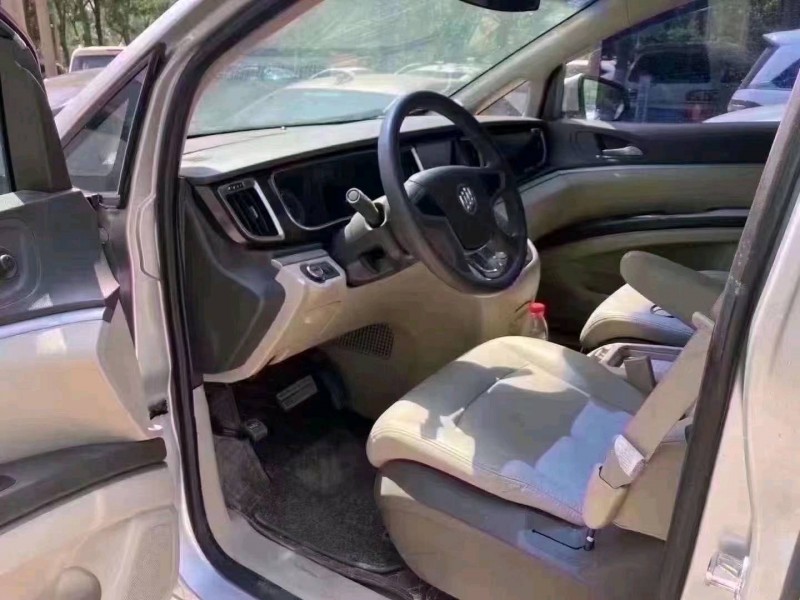 淮南13年别克GL82