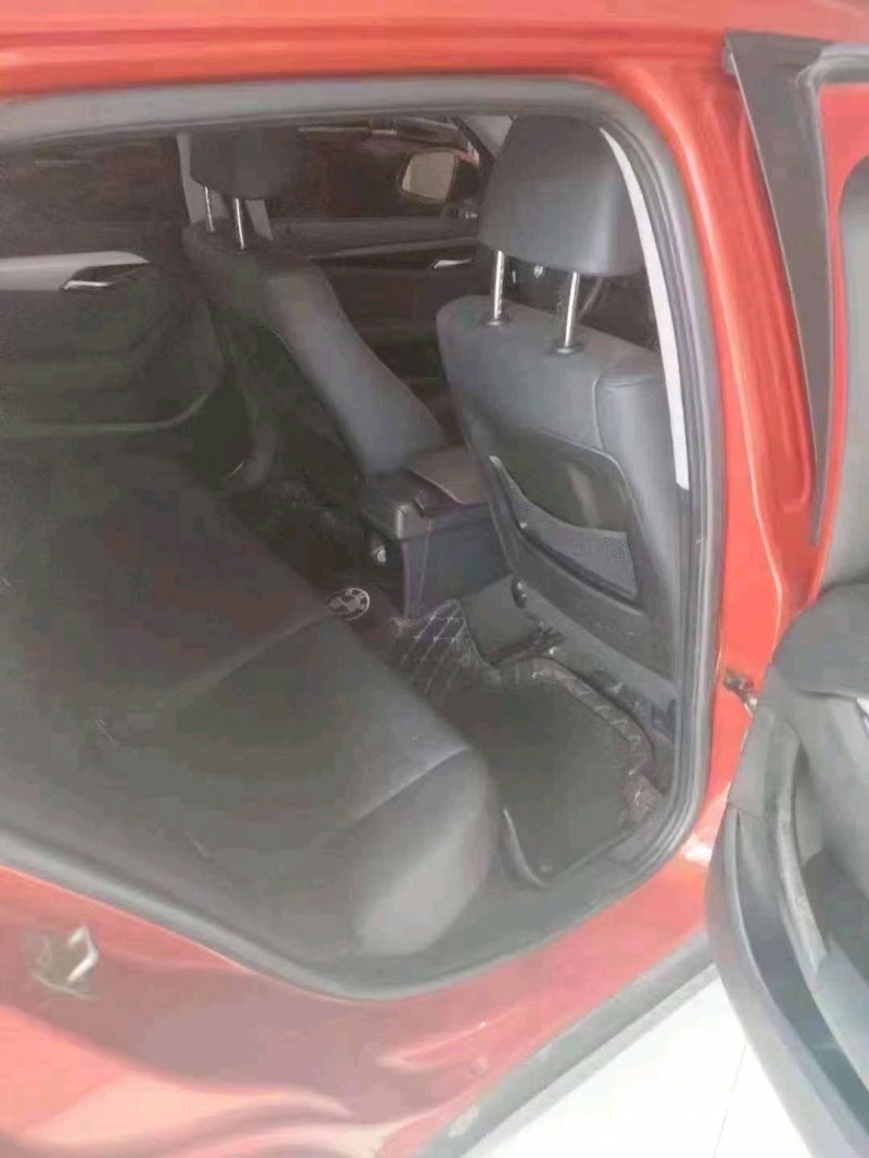 北京12年宝马X18