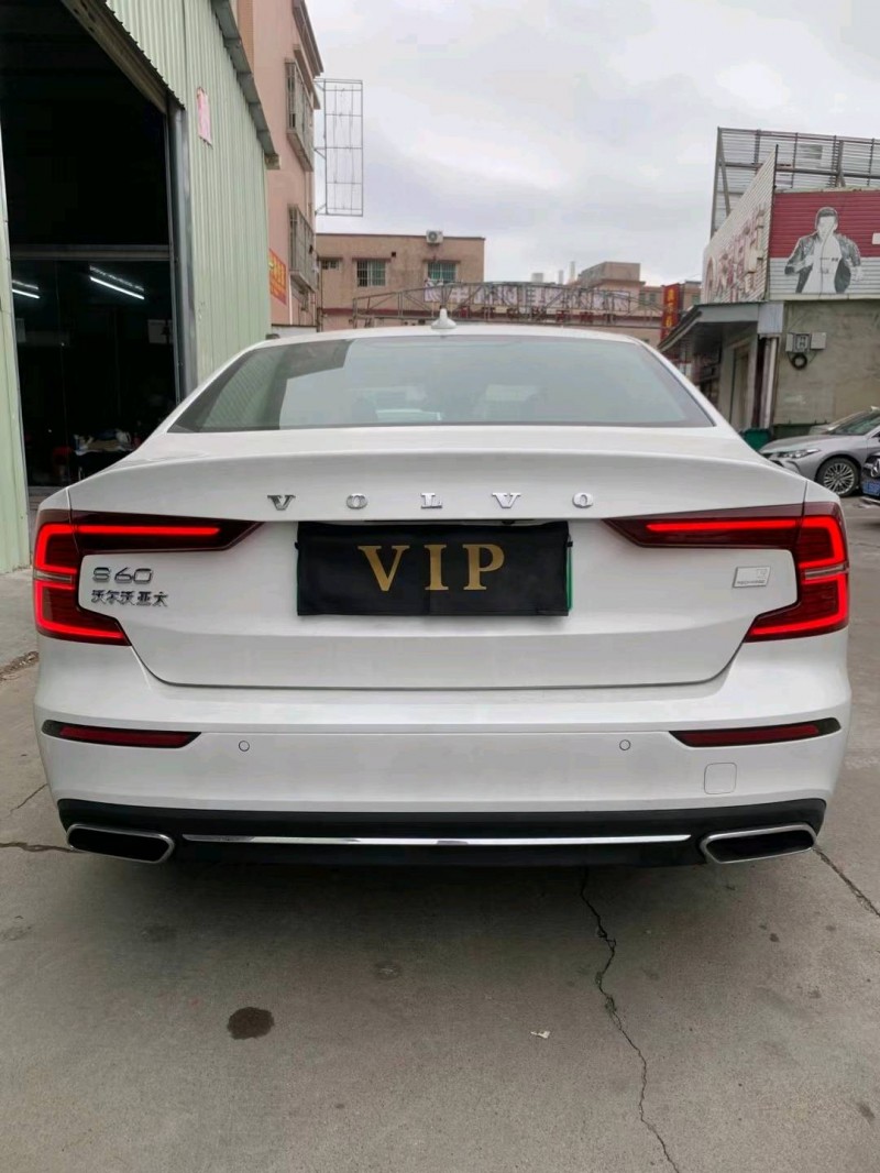 中山21年沃尔沃S60L1