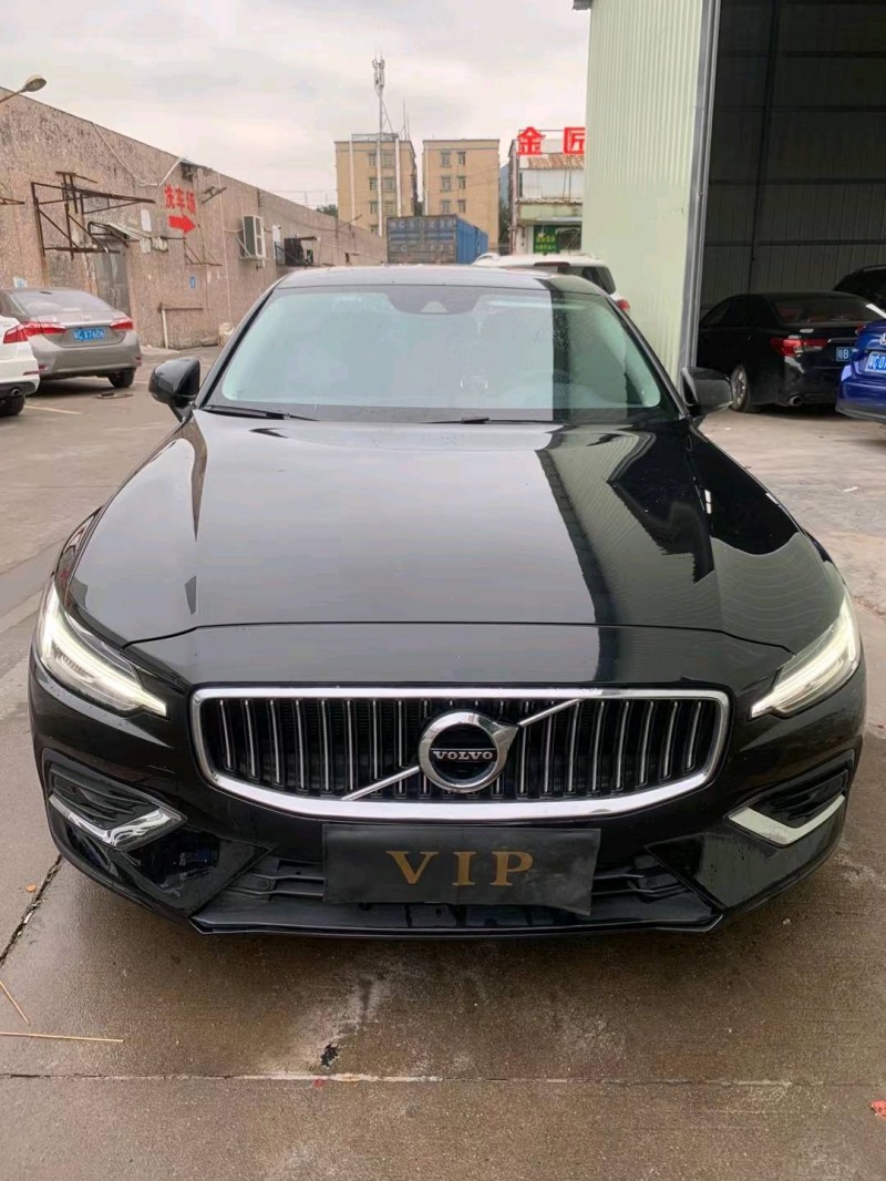 中山20年沃尔沃S60L1